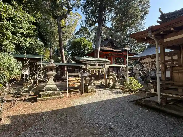 日根神社の{uncategorized: "未分類", other: "その他", undefined: "問題あり", building: "その他建物", grave: "お墓", sacred_gate: "鳥居", guardian: "狛犬", statue: "像", buddha: "仏像", history: "歴史", nature: "自然", garden: "庭園", animal: "動物", pagoda: "塔", temizu: "手水舎", mountain_gate: "山門・神門", sanctuary: "本殿・本堂", subordinate: "末社・摂社", art: "芸術", scenery: "景色", jizo: "地蔵", ema: "絵馬", goshuin: "御朱印", omikuji: "おみくじ", items: "授与品その他", amulet: "お守り", goshuincho: "御朱印帳", eats: "食事", festival: "お祭り", votive_dance: "神楽", shichigosan: "七五三参", wedding: "結婚式", experience: "体験その他", initially: "初詣", around: "周辺", anti_infection: "感染症対策"}