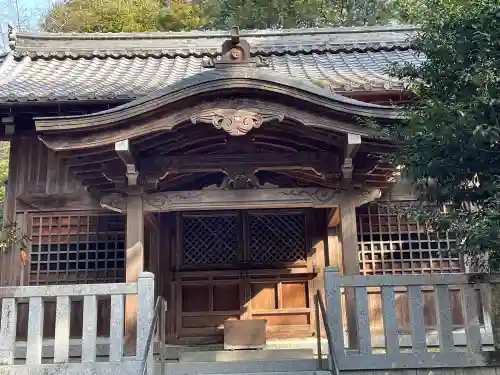 日吉神社の{uncategorized: "未分類", other: "その他", undefined: "問題あり", building: "その他建物", grave: "お墓", sacred_gate: "鳥居", guardian: "狛犬", statue: "像", buddha: "仏像", history: "歴史", nature: "自然", garden: "庭園", animal: "動物", pagoda: "塔", temizu: "手水舎", mountain_gate: "山門・神門", sanctuary: "本殿・本堂", subordinate: "末社・摂社", art: "芸術", scenery: "景色", jizo: "地蔵", ema: "絵馬", goshuin: "御朱印", omikuji: "おみくじ", items: "授与品その他", amulet: "お守り", goshuincho: "御朱印帳", eats: "食事", festival: "お祭り", votive_dance: "神楽", shichigosan: "七五三参", wedding: "結婚式", experience: "体験その他", initially: "初詣", around: "周辺", anti_infection: "感染症対策"}