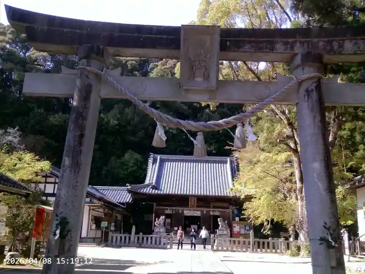 八幡神社松平東照宮の{uncategorized: "未分類", other: "その他", undefined: "問題あり", building: "その他建物", grave: "お墓", sacred_gate: "鳥居", guardian: "狛犬", statue: "像", buddha: "仏像", history: "歴史", nature: "自然", garden: "庭園", animal: "動物", pagoda: "塔", temizu: "手水舎", mountain_gate: "山門・神門", sanctuary: "本殿・本堂", subordinate: "末社・摂社", art: "芸術", scenery: "景色", jizo: "地蔵", ema: "絵馬", goshuin: "御朱印", omikuji: "おみくじ", items: "授与品その他", amulet: "お守り", goshuincho: "御朱印帳", eats: "食事", festival: "お祭り", votive_dance: "神楽", shichigosan: "七五三参", wedding: "結婚式", experience: "体験その他", initially: "初詣", around: "周辺", anti_infection: "感染症対策"}