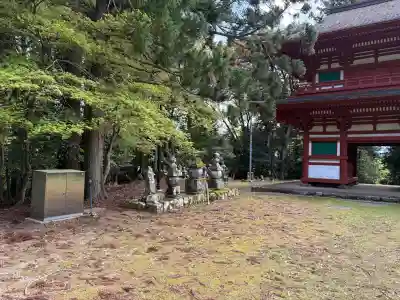 光明寺の{uncategorized: "未分類", other: "その他", undefined: "問題あり", building: "その他建物", grave: "お墓", sacred_gate: "鳥居", guardian: "狛犬", statue: "像", buddha: "仏像", history: "歴史", nature: "自然", garden: "庭園", animal: "動物", pagoda: "塔", temizu: "手水舎", mountain_gate: "山門・神門", sanctuary: "本殿・本堂", subordinate: "末社・摂社", art: "芸術", scenery: "景色", jizo: "地蔵", ema: "絵馬", goshuin: "御朱印", omikuji: "おみくじ", items: "授与品その他", amulet: "お守り", goshuincho: "御朱印帳", eats: "食事", festival: "お祭り", votive_dance: "神楽", shichigosan: "七五三参", wedding: "結婚式", experience: "体験その他", initially: "初詣", around: "周辺", anti_infection: "感染症対策"}