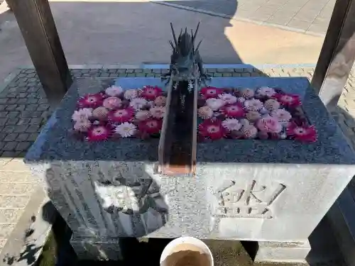 川越八幡宮の{uncategorized: "未分類", other: "その他", undefined: "問題あり", building: "その他建物", grave: "お墓", sacred_gate: "鳥居", guardian: "狛犬", statue: "像", buddha: "仏像", history: "歴史", nature: "自然", garden: "庭園", animal: "動物", pagoda: "塔", temizu: "手水舎", mountain_gate: "山門・神門", sanctuary: "本殿・本堂", subordinate: "末社・摂社", art: "芸術", scenery: "景色", jizo: "地蔵", ema: "絵馬", goshuin: "御朱印", omikuji: "おみくじ", items: "授与品その他", amulet: "お守り", goshuincho: "御朱印帳", eats: "食事", festival: "お祭り", votive_dance: "神楽", shichigosan: "七五三参", wedding: "結婚式", experience: "体験その他", initially: "初詣", around: "周辺", anti_infection: "感染症対策"}