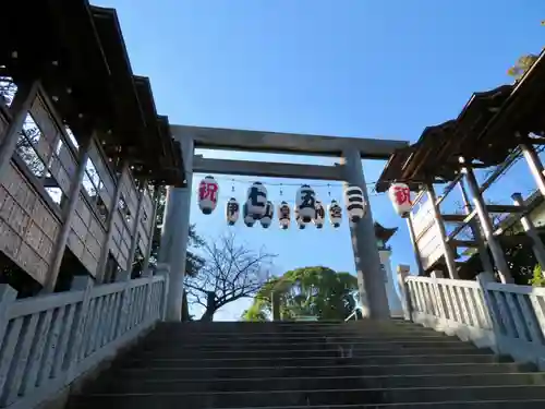 伊勢山皇大神宮の鳥居