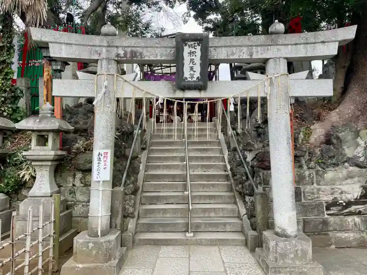 咤枳尼天堂 (出世稲荷)の{uncategorized: "未分類", other: "その他", undefined: "問題あり", building: "その他建物", grave: "お墓", sacred_gate: "鳥居", guardian: "狛犬", statue: "像", buddha: "仏像", history: "歴史", nature: "自然", garden: "庭園", animal: "動物", pagoda: "塔", temizu: "手水舎", mountain_gate: "山門・神門", sanctuary: "本殿・本堂", subordinate: "末社・摂社", art: "芸術", scenery: "景色", jizo: "地蔵", ema: "絵馬", goshuin: "御朱印", omikuji: "おみくじ", items: "授与品その他", amulet: "お守り", goshuincho: "御朱印帳", eats: "食事", festival: "お祭り", votive_dance: "神楽", shichigosan: "七五三参", wedding: "結婚式", experience: "体験その他", initially: "初詣", around: "周辺", anti_infection: "感染症対策"}