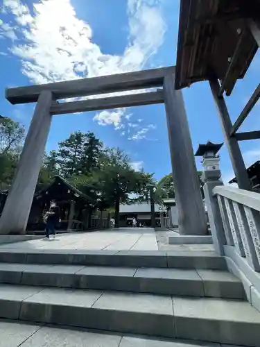 伊勢山皇大神宮の鳥居