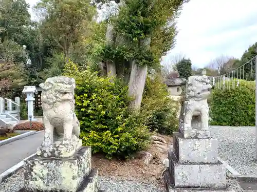 爲那都比古神社の狛犬