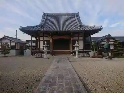專稱寺の本殿
