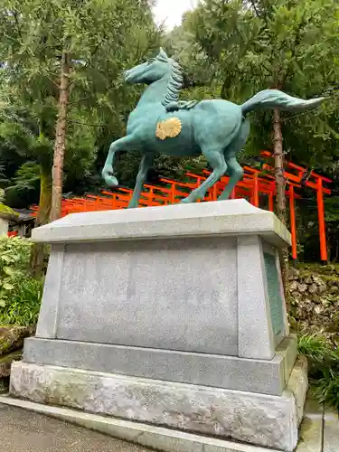 伊奈波神社の像