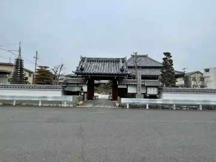 長徳寺の{uncategorized: "未分類", other: "その他", undefined: "問題あり", building: "その他建物", grave: "お墓", sacred_gate: "鳥居", guardian: "狛犬", statue: "像", buddha: "仏像", history: "歴史", nature: "自然", garden: "庭園", animal: "動物", pagoda: "塔", temizu: "手水舎", mountain_gate: "山門・神門", sanctuary: "本殿・本堂", subordinate: "末社・摂社", art: "芸術", scenery: "景色", jizo: "地蔵", ema: "絵馬", goshuin: "御朱印", omikuji: "おみくじ", items: "授与品その他", amulet: "お守り", goshuincho: "御朱印帳", eats: "食事", festival: "お祭り", votive_dance: "神楽", shichigosan: "七五三参", wedding: "結婚式", experience: "体験その他", initially: "初詣", around: "周辺", anti_infection: "感染症対策"}