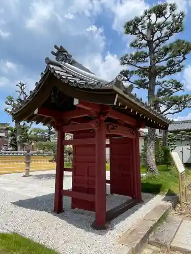 松應寺の山門