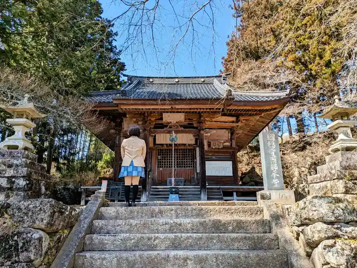 瑠璃寺の本殿