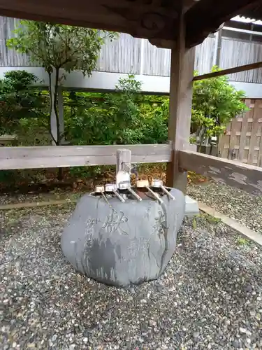 種間寺の手水舎