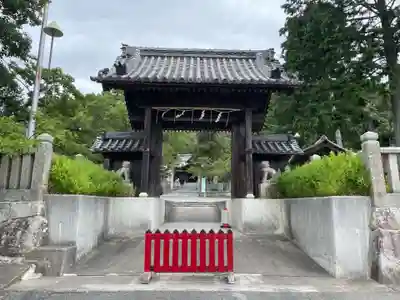 黒岡神社の山門・神門