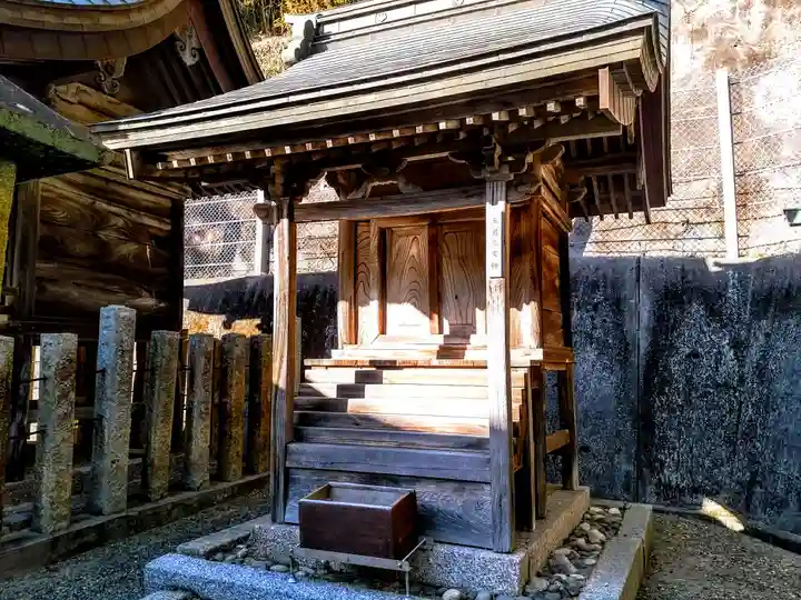 神明社の末社・摂社