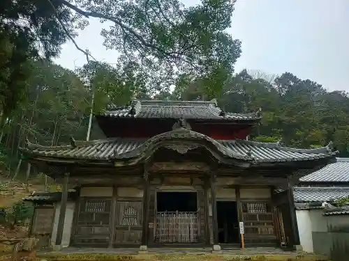 常福寺の{uncategorized: "未分類", other: "その他", undefined: "問題あり", building: "その他建物", grave: "お墓", sacred_gate: "鳥居", guardian: "狛犬", statue: "像", buddha: "仏像", history: "歴史", nature: "自然", garden: "庭園", animal: "動物", pagoda: "塔", temizu: "手水舎", mountain_gate: "山門・神門", sanctuary: "本殿・本堂", subordinate: "末社・摂社", art: "芸術", scenery: "景色", jizo: "地蔵", ema: "絵馬", goshuin: "御朱印", omikuji: "おみくじ", items: "授与品その他", amulet: "お守り", goshuincho: "御朱印帳", eats: "食事", festival: "お祭り", votive_dance: "神楽", shichigosan: "七五三参", wedding: "結婚式", experience: "体験その他", initially: "初詣", around: "周辺", anti_infection: "感染症対策"}