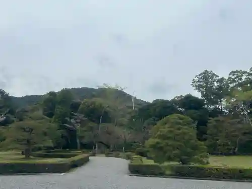 伊勢神宮内宮（皇大神宮）の{uncategorized: "未分類", other: "その他", undefined: "問題あり", building: "その他建物", grave: "お墓", sacred_gate: "鳥居", guardian: "狛犬", statue: "像", buddha: "仏像", history: "歴史", nature: "自然", garden: "庭園", animal: "動物", pagoda: "塔", temizu: "手水舎", mountain_gate: "山門・神門", sanctuary: "本殿・本堂", subordinate: "末社・摂社", art: "芸術", scenery: "景色", jizo: "地蔵", ema: "絵馬", goshuin: "御朱印", omikuji: "おみくじ", items: "授与品その他", amulet: "お守り", goshuincho: "御朱印帳", eats: "食事", festival: "お祭り", votive_dance: "神楽", shichigosan: "七五三参", wedding: "結婚式", experience: "体験その他", initially: "初詣", around: "周辺", anti_infection: "感染症対策"}