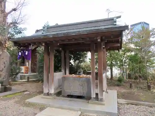 筑土八幡神社の手水舎