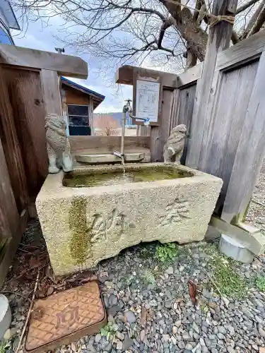 月崎神社の{uncategorized: "未分類", other: "その他", undefined: "問題あり", building: "その他建物", grave: "お墓", sacred_gate: "鳥居", guardian: "狛犬", statue: "像", buddha: "仏像", history: "歴史", nature: "自然", garden: "庭園", animal: "動物", pagoda: "塔", temizu: "手水舎", mountain_gate: "山門・神門", sanctuary: "本殿・本堂", subordinate: "末社・摂社", art: "芸術", scenery: "景色", jizo: "地蔵", ema: "絵馬", goshuin: "御朱印", omikuji: "おみくじ", items: "授与品その他", amulet: "お守り", goshuincho: "御朱印帳", eats: "食事", festival: "お祭り", votive_dance: "神楽", shichigosan: "七五三参", wedding: "結婚式", experience: "体験その他", initially: "初詣", around: "周辺", anti_infection: "感染症対策"}