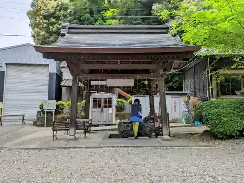 内々神社の手水舎