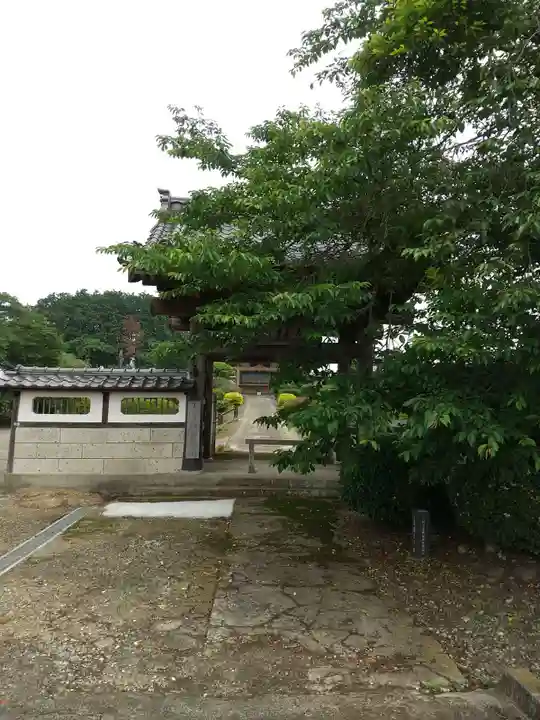 宝寿院の山門・神門
