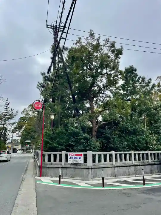 宮山神社の{uncategorized: "未分類", other: "その他", undefined: "問題あり", building: "その他建物", grave: "お墓", sacred_gate: "鳥居", guardian: "狛犬", statue: "像", buddha: "仏像", history: "歴史", nature: "自然", garden: "庭園", animal: "動物", pagoda: "塔", temizu: "手水舎", mountain_gate: "山門・神門", sanctuary: "本殿・本堂", subordinate: "末社・摂社", art: "芸術", scenery: "景色", jizo: "地蔵", ema: "絵馬", goshuin: "御朱印", omikuji: "おみくじ", items: "授与品その他", amulet: "お守り", goshuincho: "御朱印帳", eats: "食事", festival: "お祭り", votive_dance: "神楽", shichigosan: "七五三参", wedding: "結婚式", experience: "体験その他", initially: "初詣", around: "周辺", anti_infection: "感染症対策"}
