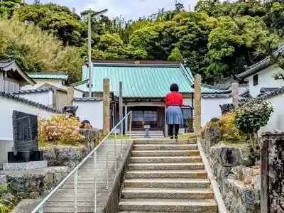 松寿寺の山門