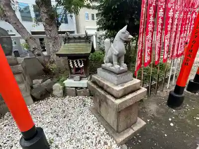 赤手拭稲荷神社の{uncategorized: "未分類", other: "その他", undefined: "問題あり", building: "その他建物", grave: "お墓", sacred_gate: "鳥居", guardian: "狛犬", statue: "像", buddha: "仏像", history: "歴史", nature: "自然", garden: "庭園", animal: "動物", pagoda: "塔", temizu: "手水舎", mountain_gate: "山門・神門", sanctuary: "本殿・本堂", subordinate: "末社・摂社", art: "芸術", scenery: "景色", jizo: "地蔵", ema: "絵馬", goshuin: "御朱印", omikuji: "おみくじ", items: "授与品その他", amulet: "お守り", goshuincho: "御朱印帳", eats: "食事", festival: "お祭り", votive_dance: "神楽", shichigosan: "七五三参", wedding: "結婚式", experience: "体験その他", initially: "初詣", around: "周辺", anti_infection: "感染症対策"}