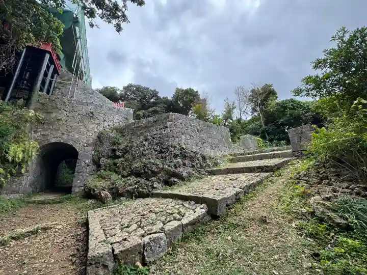 末吉宮の{uncategorized: "未分類", other: "その他", undefined: "問題あり", building: "その他建物", grave: "お墓", sacred_gate: "鳥居", guardian: "狛犬", statue: "像", buddha: "仏像", history: "歴史", nature: "自然", garden: "庭園", animal: "動物", pagoda: "塔", temizu: "手水舎", mountain_gate: "山門・神門", sanctuary: "本殿・本堂", subordinate: "末社・摂社", art: "芸術", scenery: "景色", jizo: "地蔵", ema: "絵馬", goshuin: "御朱印", omikuji: "おみくじ", items: "授与品その他", amulet: "お守り", goshuincho: "御朱印帳", eats: "食事", festival: "お祭り", votive_dance: "神楽", shichigosan: "七五三参", wedding: "結婚式", experience: "体験その他", initially: "初詣", around: "周辺", anti_infection: "感染症対策"}