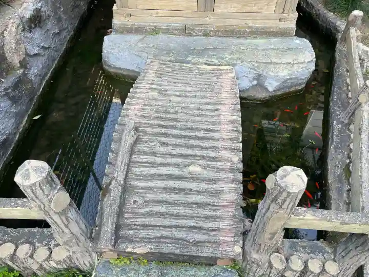 下落合弁財天の{uncategorized: "未分類", other: "その他", undefined: "問題あり", building: "その他建物", grave: "お墓", sacred_gate: "鳥居", guardian: "狛犬", statue: "像", buddha: "仏像", history: "歴史", nature: "自然", garden: "庭園", animal: "動物", pagoda: "塔", temizu: "手水舎", mountain_gate: "山門・神門", sanctuary: "本殿・本堂", subordinate: "末社・摂社", art: "芸術", scenery: "景色", jizo: "地蔵", ema: "絵馬", goshuin: "御朱印", omikuji: "おみくじ", items: "授与品その他", amulet: "お守り", goshuincho: "御朱印帳", eats: "食事", festival: "お祭り", votive_dance: "神楽", shichigosan: "七五三参", wedding: "結婚式", experience: "体験その他", initially: "初詣", around: "周辺", anti_infection: "感染症対策"}