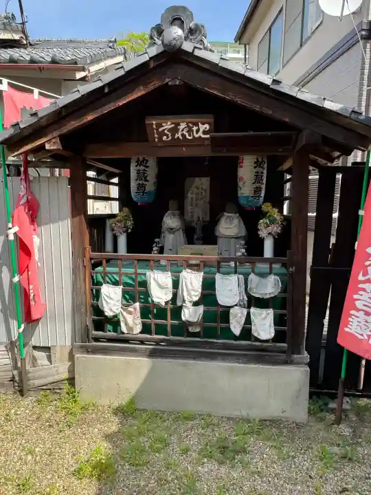 清蓮寺の{uncategorized: "未分類", other: "その他", undefined: "問題あり", building: "その他建物", grave: "お墓", sacred_gate: "鳥居", guardian: "狛犬", statue: "像", buddha: "仏像", history: "歴史", nature: "自然", garden: "庭園", animal: "動物", pagoda: "塔", temizu: "手水舎", mountain_gate: "山門・神門", sanctuary: "本殿・本堂", subordinate: "末社・摂社", art: "芸術", scenery: "景色", jizo: "地蔵", ema: "絵馬", goshuin: "御朱印", omikuji: "おみくじ", items: "授与品その他", amulet: "お守り", goshuincho: "御朱印帳", eats: "食事", festival: "お祭り", votive_dance: "神楽", shichigosan: "七五三参", wedding: "結婚式", experience: "体験その他", initially: "初詣", around: "周辺", anti_infection: "感染症対策"}