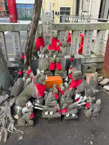 笠間稲荷神社 東京別社の{uncategorized: "未分類", other: "その他", undefined: "問題あり", building: "その他建物", grave: "お墓", sacred_gate: "鳥居", guardian: "狛犬", statue: "像", buddha: "仏像", history: "歴史", nature: "自然", garden: "庭園", animal: "動物", pagoda: "塔", temizu: "手水舎", mountain_gate: "山門・神門", sanctuary: "本殿・本堂", subordinate: "末社・摂社", art: "芸術", scenery: "景色", jizo: "地蔵", ema: "絵馬", goshuin: "御朱印", omikuji: "おみくじ", items: "授与品その他", amulet: "お守り", goshuincho: "御朱印帳", eats: "食事", festival: "お祭り", votive_dance: "神楽", shichigosan: "七五三参", wedding: "結婚式", experience: "体験その他", initially: "初詣", around: "周辺", anti_infection: "感染症対策"}