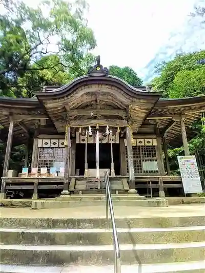 仁比山神社の本殿
