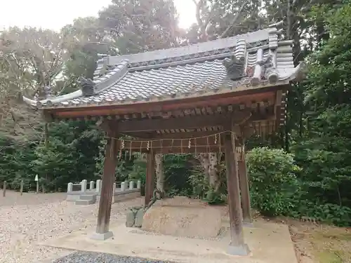 大日孁貴社の手水舎