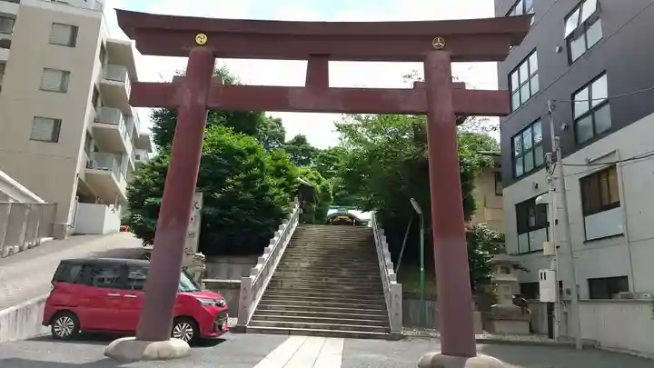 白金氷川神社の鳥居