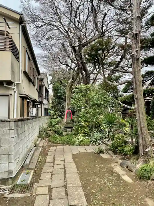 臨江寺の{uncategorized: "未分類", other: "その他", undefined: "問題あり", building: "その他建物", grave: "お墓", sacred_gate: "鳥居", guardian: "狛犬", statue: "像", buddha: "仏像", history: "歴史", nature: "自然", garden: "庭園", animal: "動物", pagoda: "塔", temizu: "手水舎", mountain_gate: "山門・神門", sanctuary: "本殿・本堂", subordinate: "末社・摂社", art: "芸術", scenery: "景色", jizo: "地蔵", ema: "絵馬", goshuin: "御朱印", omikuji: "おみくじ", items: "授与品その他", amulet: "お守り", goshuincho: "御朱印帳", eats: "食事", festival: "お祭り", votive_dance: "神楽", shichigosan: "七五三参", wedding: "結婚式", experience: "体験その他", initially: "初詣", around: "周辺", anti_infection: "感染症対策"}