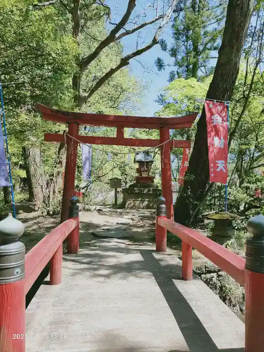間々田八幡宮の鳥居