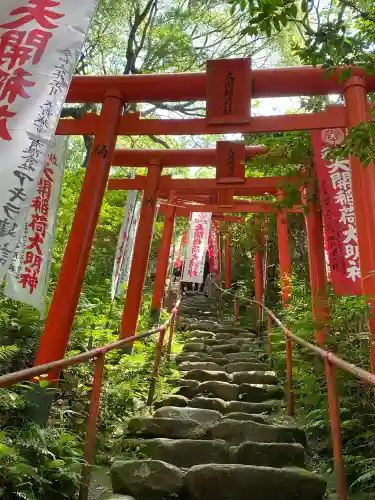 天開稲荷社の{uncategorized: "未分類", other: "その他", undefined: "問題あり", building: "その他建物", grave: "お墓", sacred_gate: "鳥居", guardian: "狛犬", statue: "像", buddha: "仏像", history: "歴史", nature: "自然", garden: "庭園", animal: "動物", pagoda: "塔", temizu: "手水舎", mountain_gate: "山門・神門", sanctuary: "本殿・本堂", subordinate: "末社・摂社", art: "芸術", scenery: "景色", jizo: "地蔵", ema: "絵馬", goshuin: "御朱印", omikuji: "おみくじ", items: "授与品その他", amulet: "お守り", goshuincho: "御朱印帳", eats: "食事", festival: "お祭り", votive_dance: "神楽", shichigosan: "七五三参", wedding: "結婚式", experience: "体験その他", initially: "初詣", around: "周辺", anti_infection: "感染症対策"}