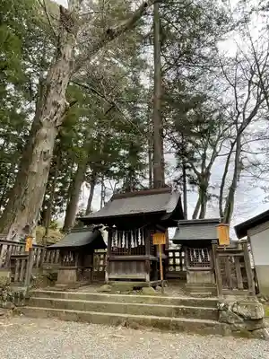 諏訪大社下社秋宮の末社・摂社