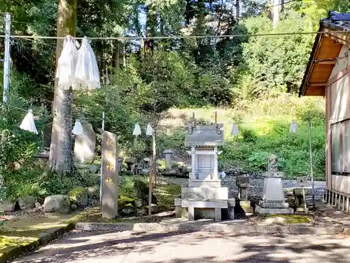 王宮伊豆神社の末社