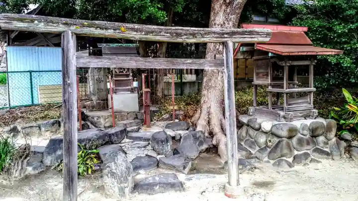 八坂瓊神社(王塚古墳跡)の鳥居