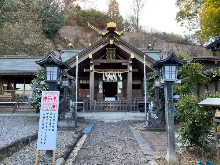 新羽杉山神社の本殿・本堂