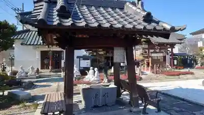 徳蔵寺の手水舎