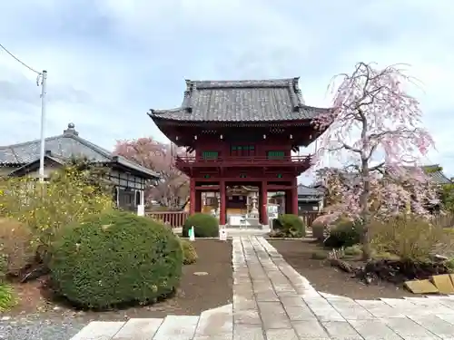 孝顕寺の山門