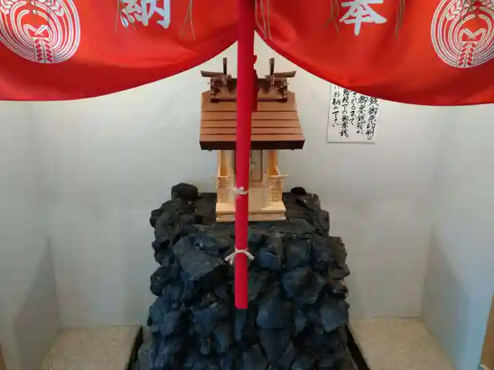 初音森神社の本殿・本堂