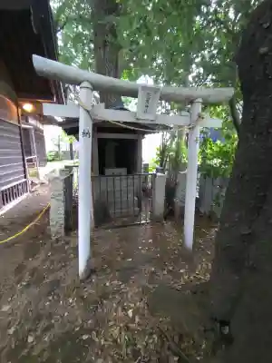 長島神社の{uncategorized: "未分類", other: "その他", undefined: "問題あり", building: "その他建物", grave: "お墓", sacred_gate: "鳥居", guardian: "狛犬", statue: "像", buddha: "仏像", history: "歴史", nature: "自然", garden: "庭園", animal: "動物", pagoda: "塔", temizu: "手水舎", mountain_gate: "山門・神門", sanctuary: "本殿・本堂", subordinate: "末社・摂社", art: "芸術", scenery: "景色", jizo: "地蔵", ema: "絵馬", goshuin: "御朱印", omikuji: "おみくじ", items: "授与品その他", amulet: "お守り", goshuincho: "御朱印帳", eats: "食事", festival: "お祭り", votive_dance: "神楽", shichigosan: "七五三参", wedding: "結婚式", experience: "体験その他", initially: "初詣", around: "周辺", anti_infection: "感染症対策"}
