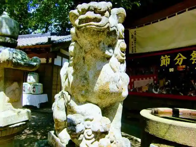 素鵞熊野神社の狛犬