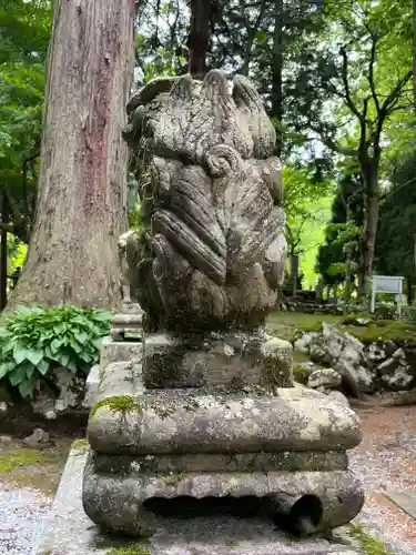 六所神社の狛犬