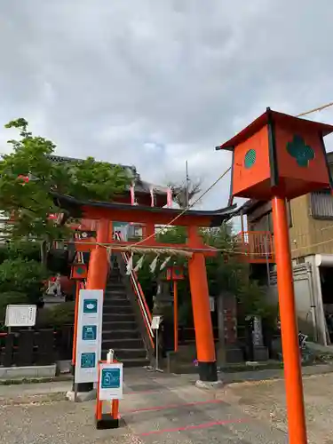 塚越稲荷神社の鳥居