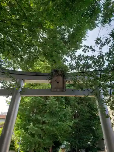 穏田神社の鳥居