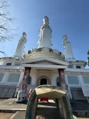 鳥居観音の{uncategorized: "未分類", other: "その他", undefined: "問題あり", building: "その他建物", grave: "お墓", sacred_gate: "鳥居", guardian: "狛犬", statue: "像", buddha: "仏像", history: "歴史", nature: "自然", garden: "庭園", animal: "動物", pagoda: "塔", temizu: "手水舎", mountain_gate: "山門・神門", sanctuary: "本殿・本堂", subordinate: "末社・摂社", art: "芸術", scenery: "景色", jizo: "地蔵", ema: "絵馬", goshuin: "御朱印", omikuji: "おみくじ", items: "授与品その他", amulet: "お守り", goshuincho: "御朱印帳", eats: "食事", festival: "お祭り", votive_dance: "神楽", shichigosan: "七五三参", wedding: "結婚式", experience: "体験その他", initially: "初詣", around: "周辺", anti_infection: "感染症対策"}