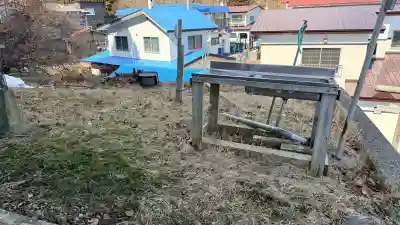小谷石神社の{uncategorized: "未分類", other: "その他", undefined: "問題あり", building: "その他建物", grave: "お墓", sacred_gate: "鳥居", guardian: "狛犬", statue: "像", buddha: "仏像", history: "歴史", nature: "自然", garden: "庭園", animal: "動物", pagoda: "塔", temizu: "手水舎", mountain_gate: "山門・神門", sanctuary: "本殿・本堂", subordinate: "末社・摂社", art: "芸術", scenery: "景色", jizo: "地蔵", ema: "絵馬", goshuin: "御朱印", omikuji: "おみくじ", items: "授与品その他", amulet: "お守り", goshuincho: "御朱印帳", eats: "食事", festival: "お祭り", votive_dance: "神楽", shichigosan: "七五三参", wedding: "結婚式", experience: "体験その他", initially: "初詣", around: "周辺", anti_infection: "感染症対策"}